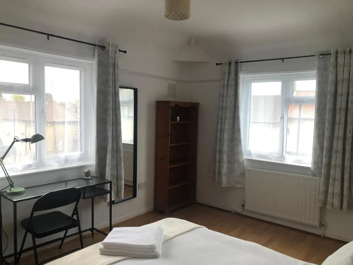 Holiday home Butterfly Home London